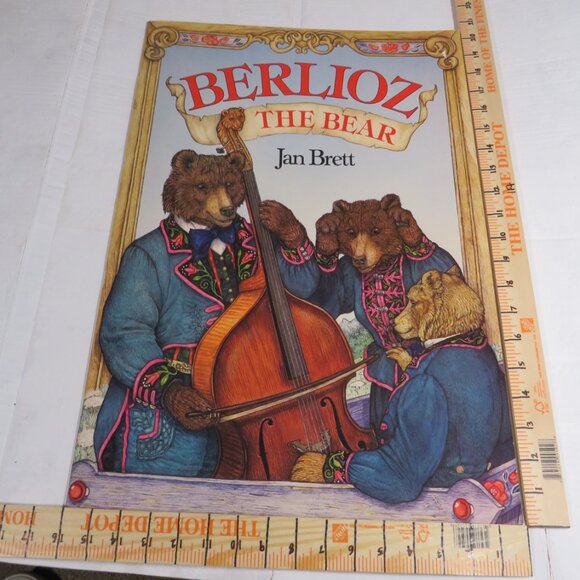 Berlioz the Bear BIG BOOK (almost 2 feet tall) By Jan Brett, Scholastic - Picture 2 of 11